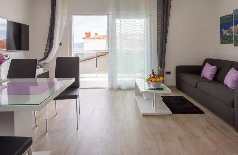 ホテル The Seasons Residence