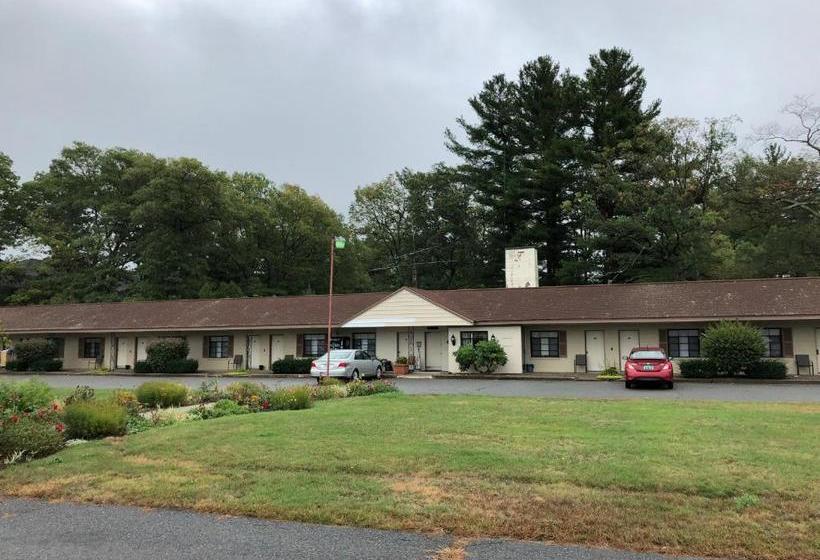 The Walpole Motel