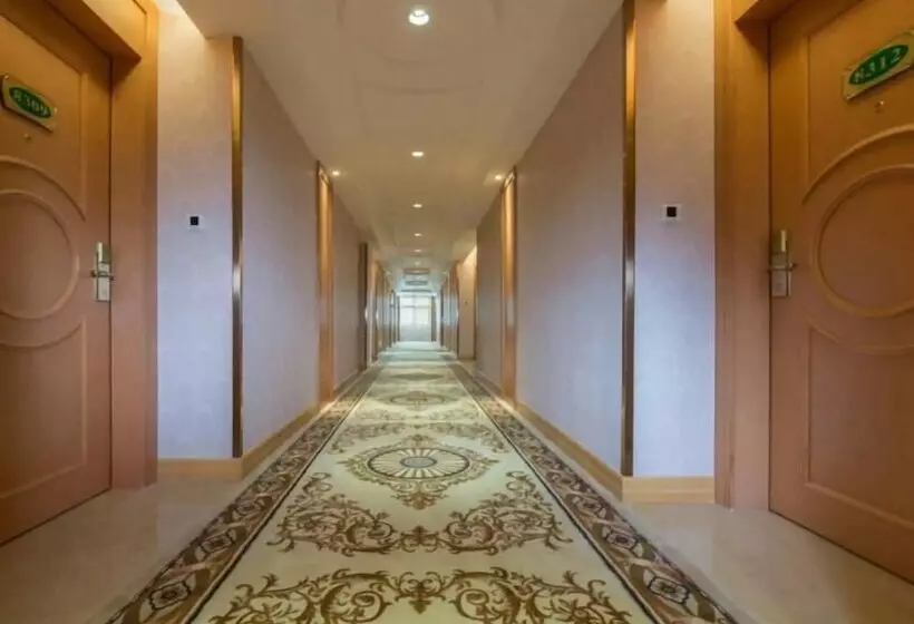 Vienna Hotels-yichen Main Store Longhua