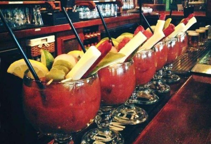 County Clare Irish Hotel & Pub