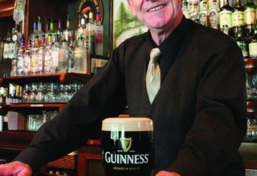 County Clare Irish Hotel & Pub