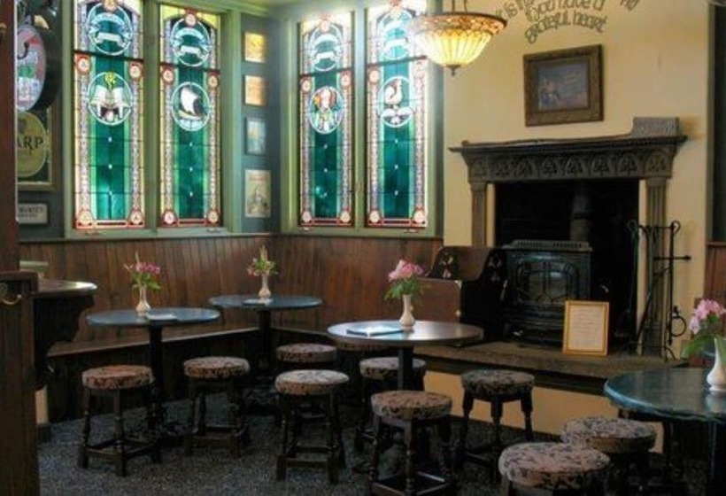 County Clare Irish Hotel & Pub