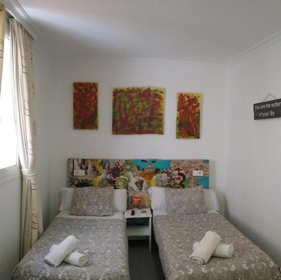 مسافرخانه Lagunillas St