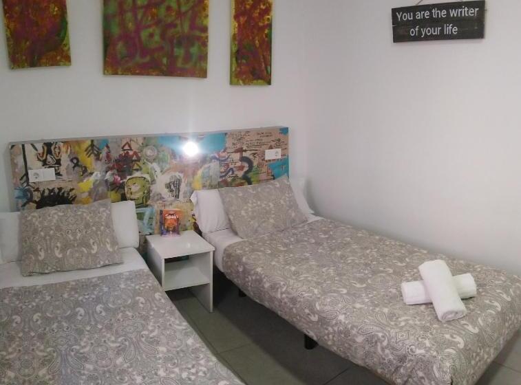 مسافرخانه Lagunillas St