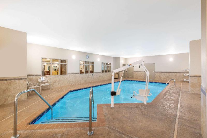 Hotel Americinn By Wyndham Humboldt