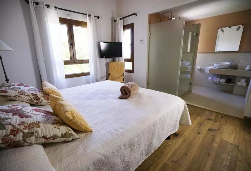 Hotelli Bou Ros Finca Es Foners