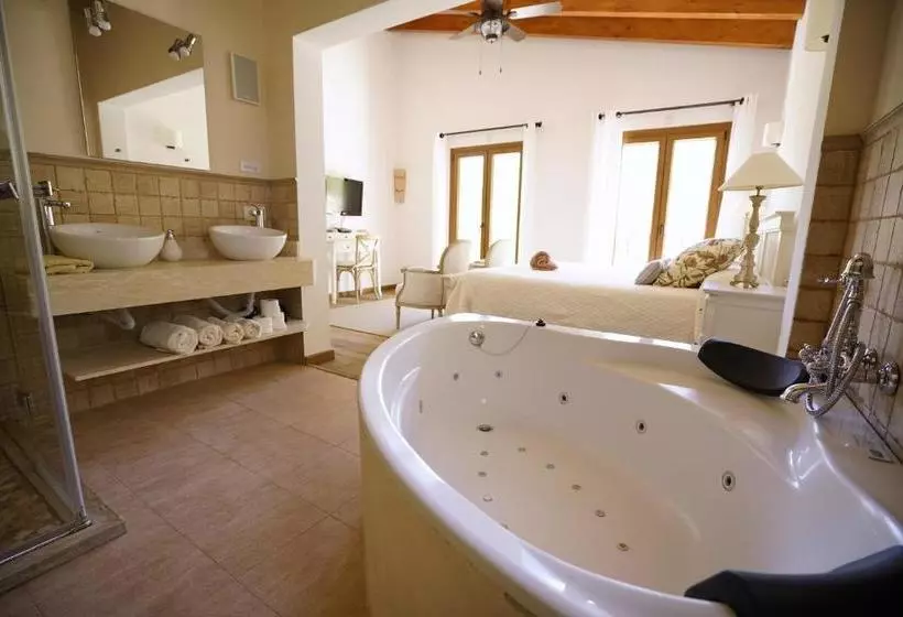 Hotelli Bou Ros Finca Es Foners