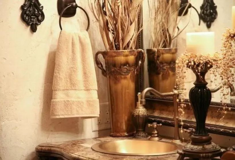 هتل Charming B&b