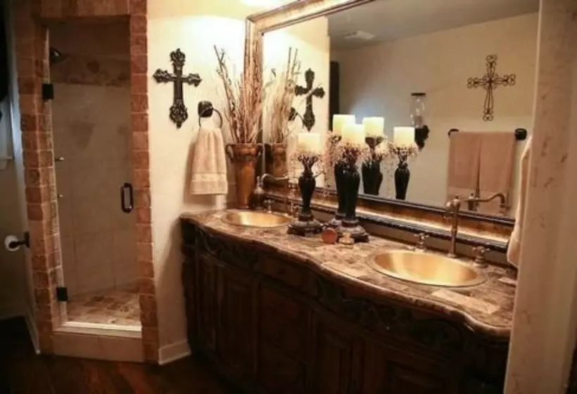 هتل Charming B&b