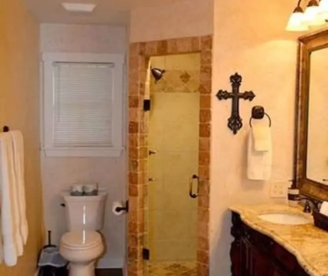 هتل Charming B&b