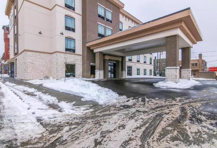 ホテル Cobblestone Inn & Suites   Menomonie/uw Stout