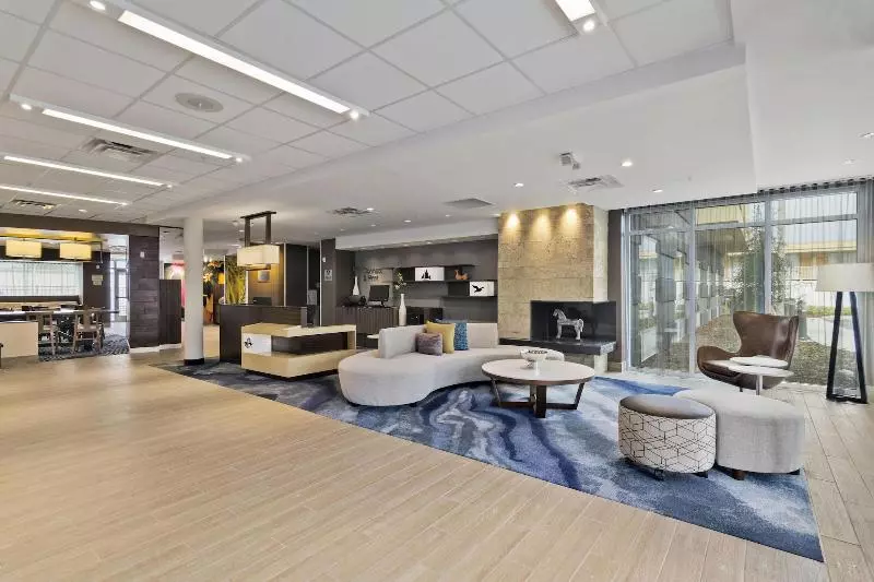 هتل Fairfield Inn & Suites By Marriott St Petersburg North