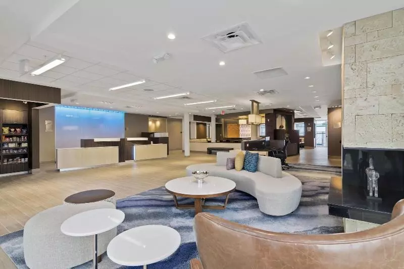 هتل Fairfield Inn & Suites By Marriott St Petersburg North
