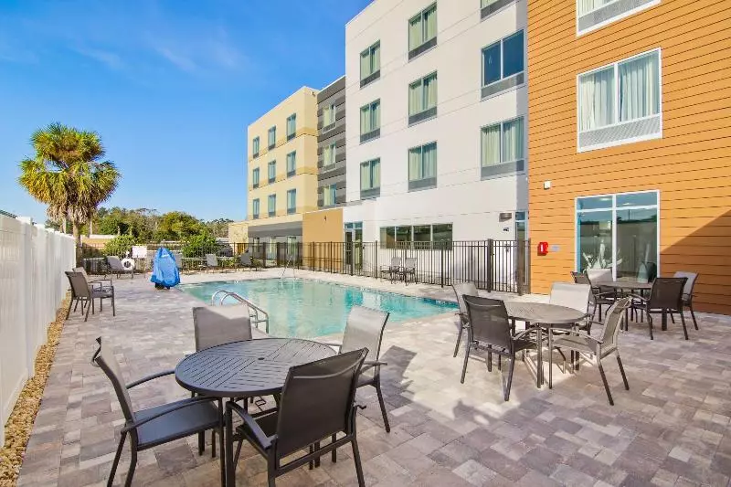 هتل Fairfield Inn & Suites By Marriott St Petersburg North
