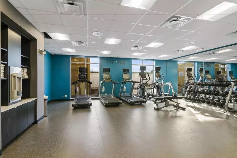هتل Fairfield Inn & Suites By Marriott St Petersburg North