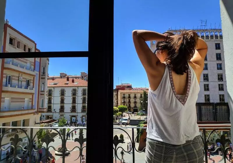 هتل Hostal Centro