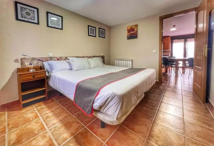 هتل Hostal La Colmena
