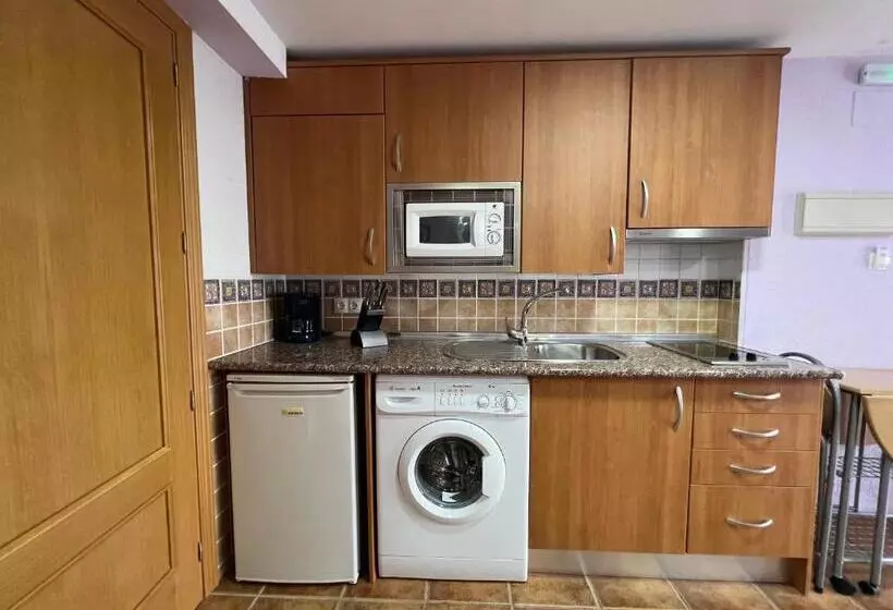 هتل Hostal La Colmena