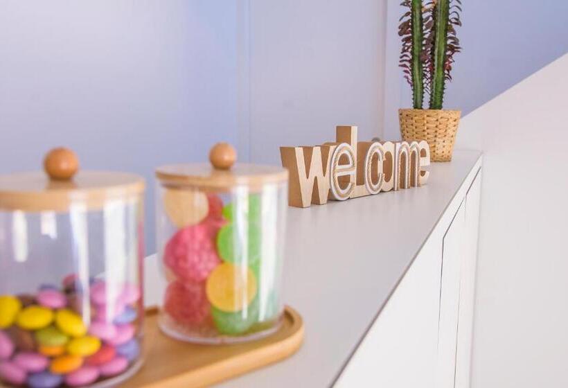 هتل Hostal La Isla