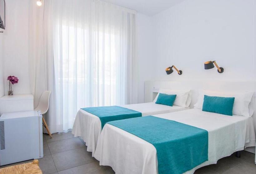 هتل Hostal La Isla