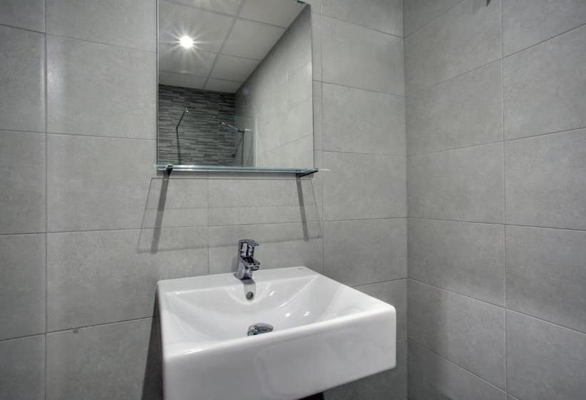 هتل Lewis And Peter Apartments Los Remedios