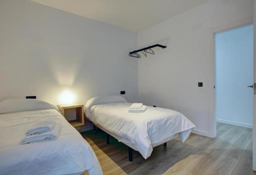 هتل Lewis And Peter Apartments Los Remedios