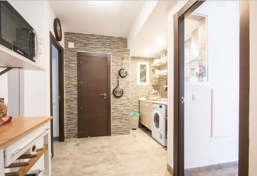 호텔 Little Sunny House 1