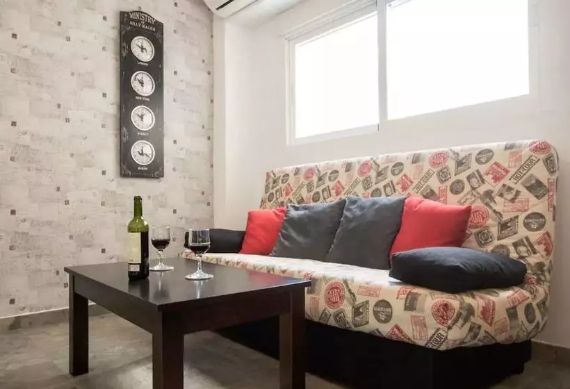 هتل Little Sunny House 1