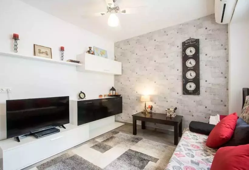 هتل Little Sunny House 1