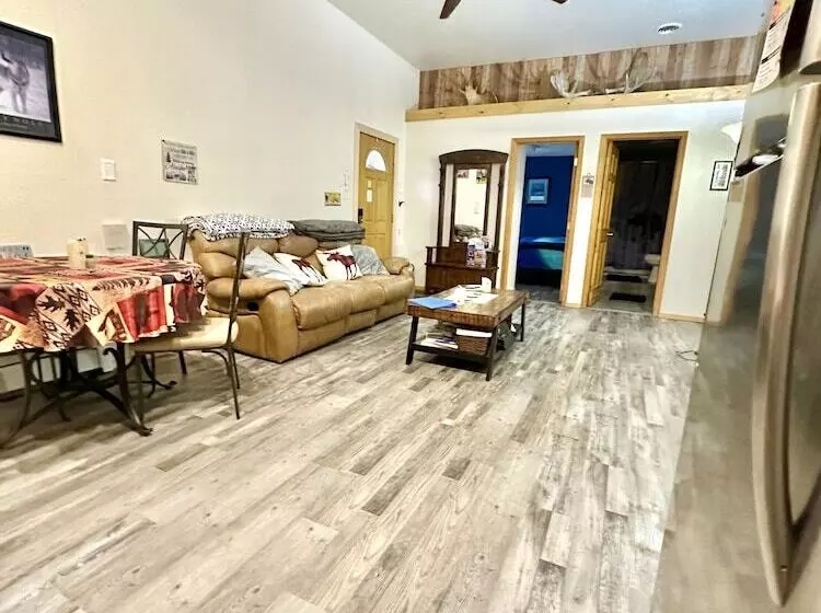 Hotelli Moose Tracks B & B