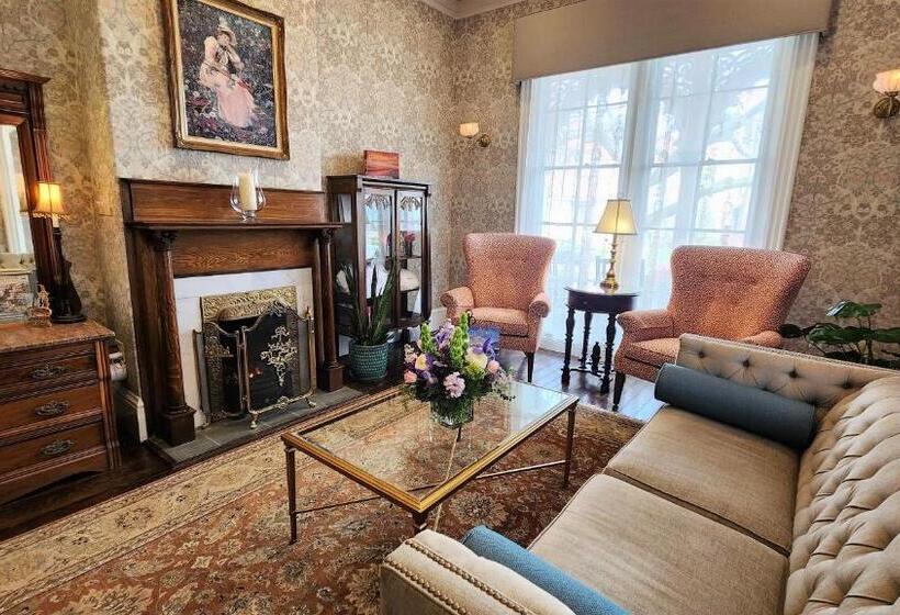 فندق The Mason Cottage Downtown