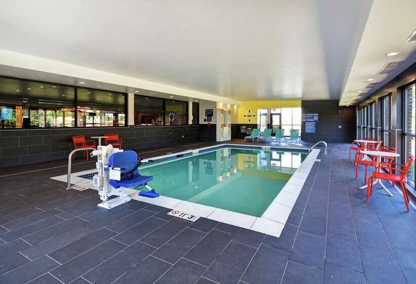 Отель Tru By Hilton Sterling Heights Detroit