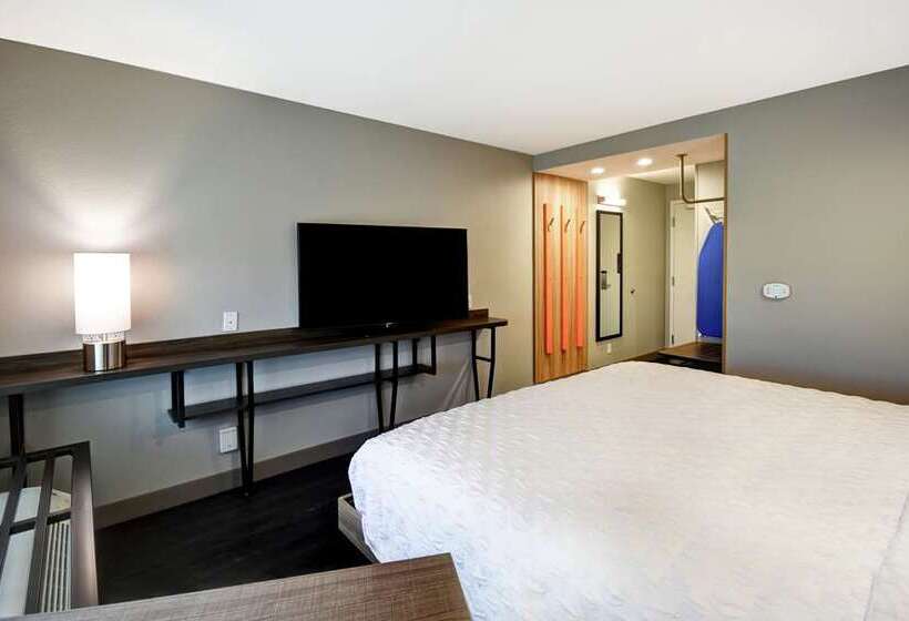 Отель Tru By Hilton Sterling Heights Detroit