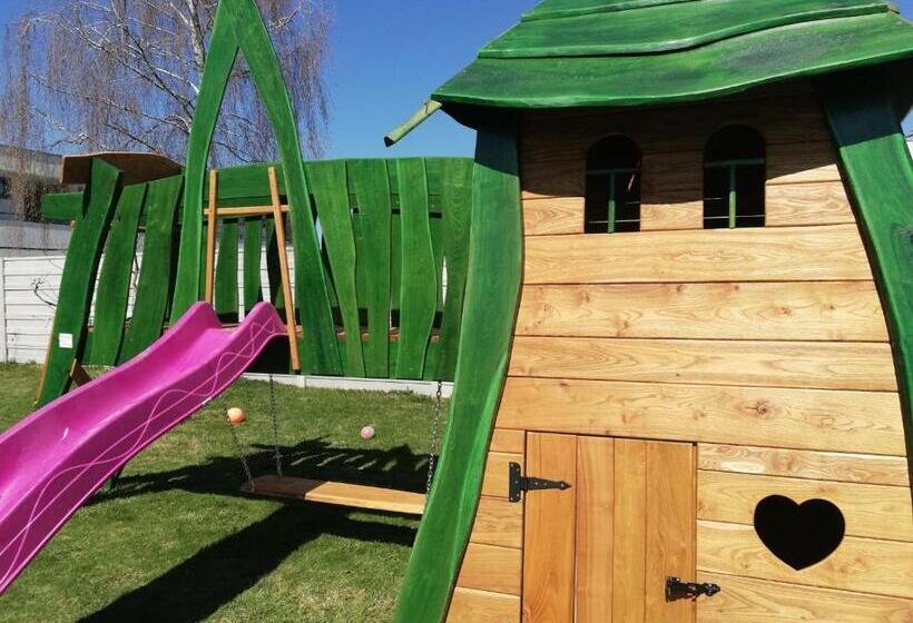 فندق Villa Victoria Penzion