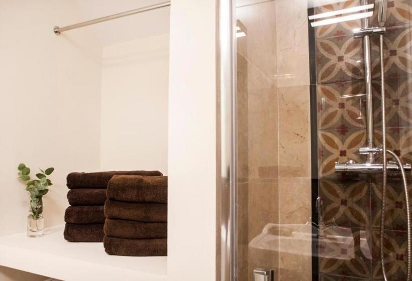 We Town House With Terrace