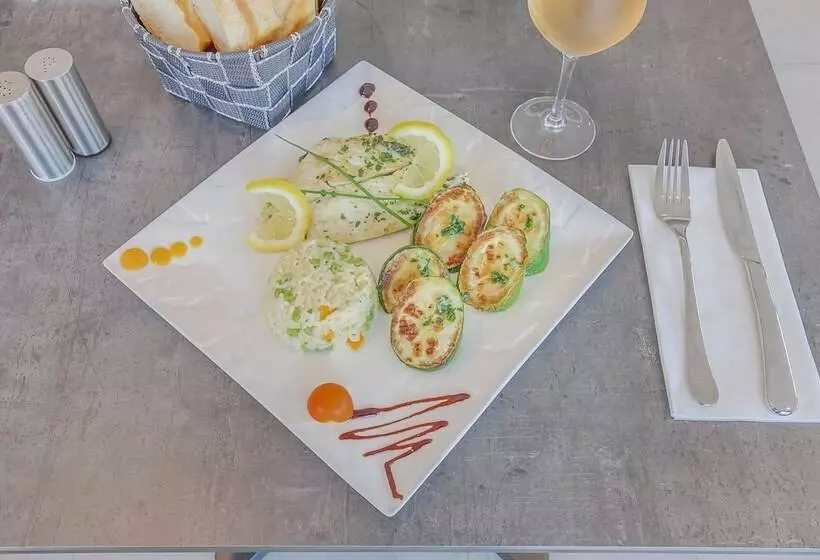 Brit Hotel Reims La Neuvillette