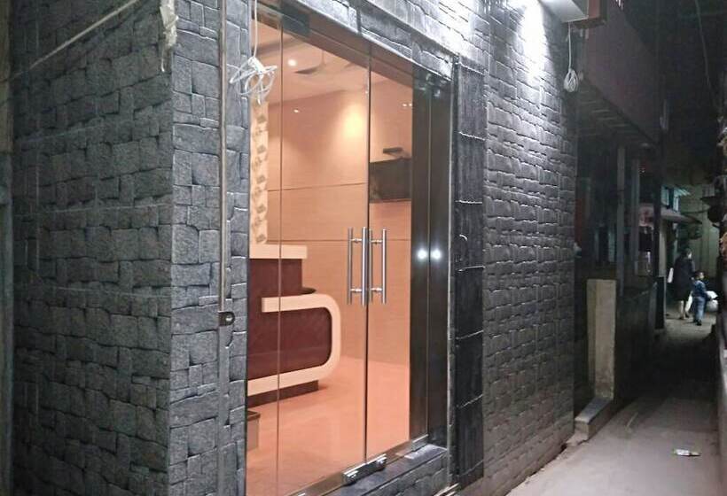 فندق Avenue Residency