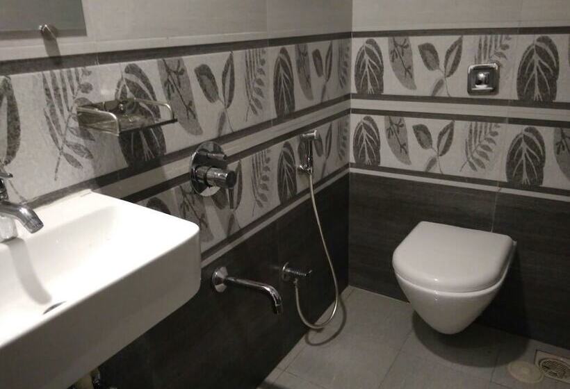 فندق Avenue Residency