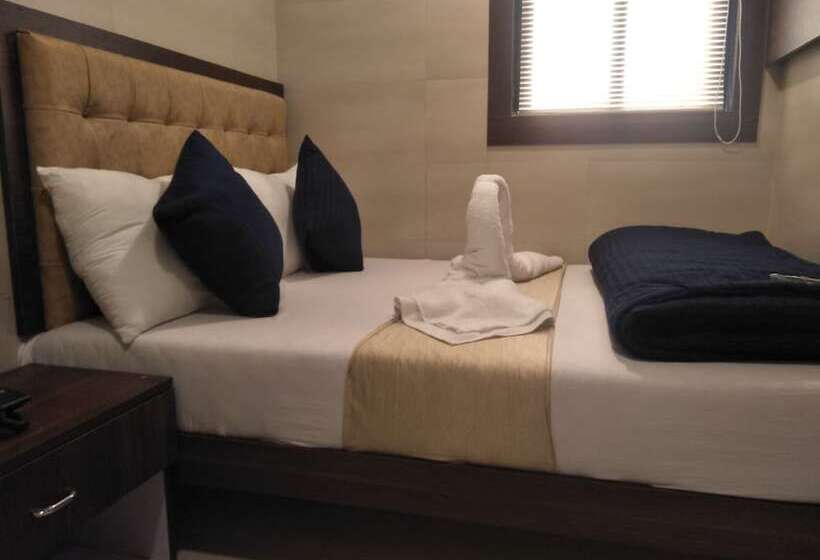 فندق Avenue Residency