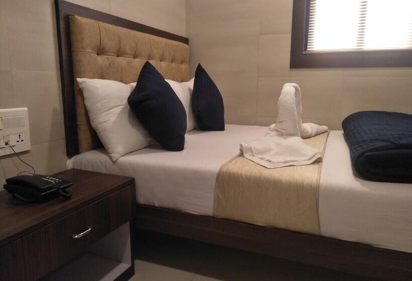 فندق Avenue Residency