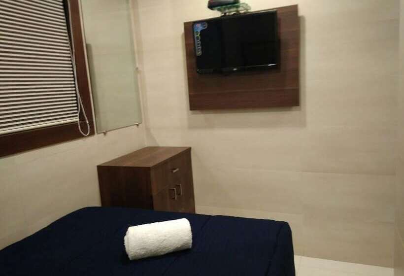 فندق Avenue Residency