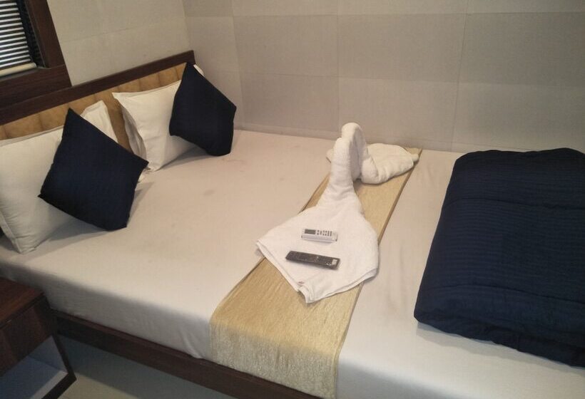 فندق Avenue Residency