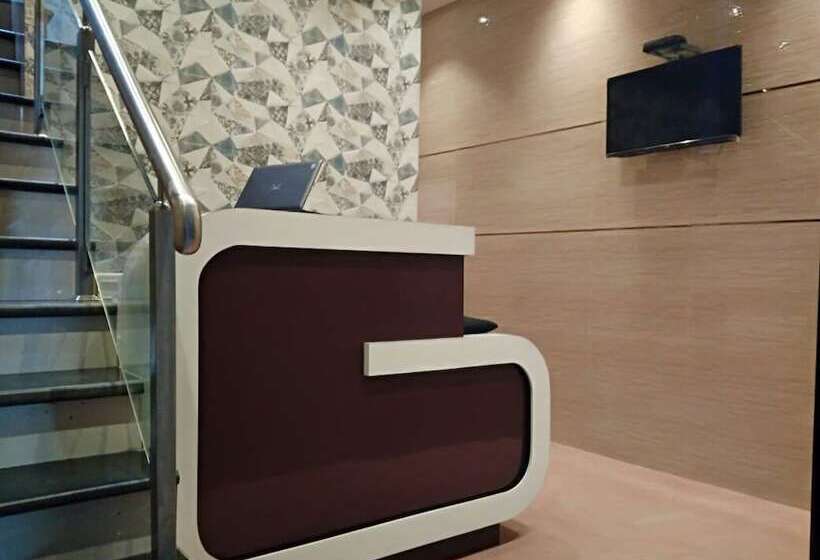 فندق Avenue Residency