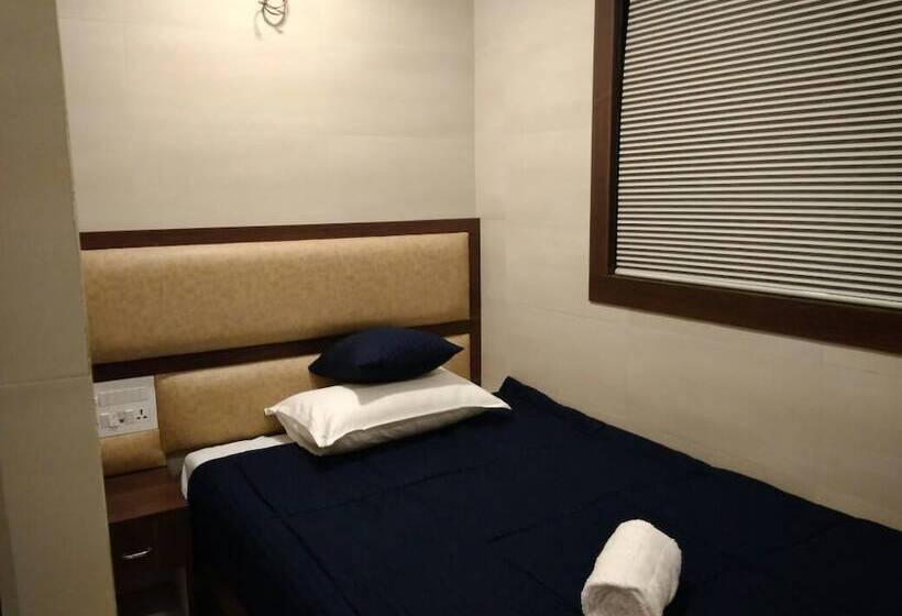 فندق Avenue Residency