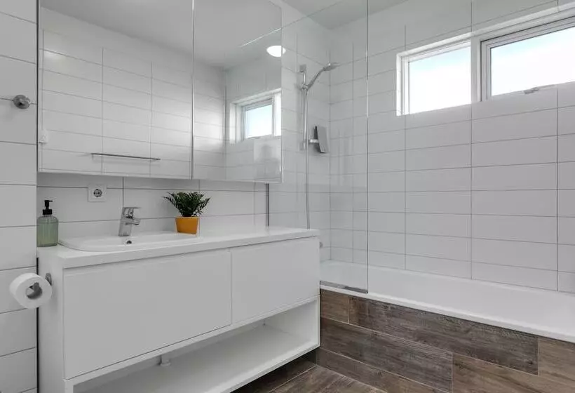 هتل Bella Apartments & Rooms