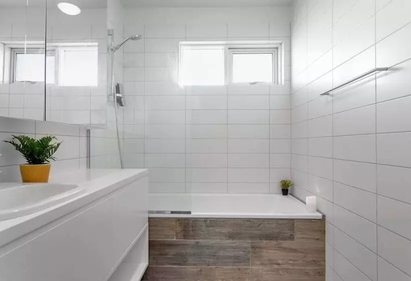 هتل Bella Apartments & Rooms