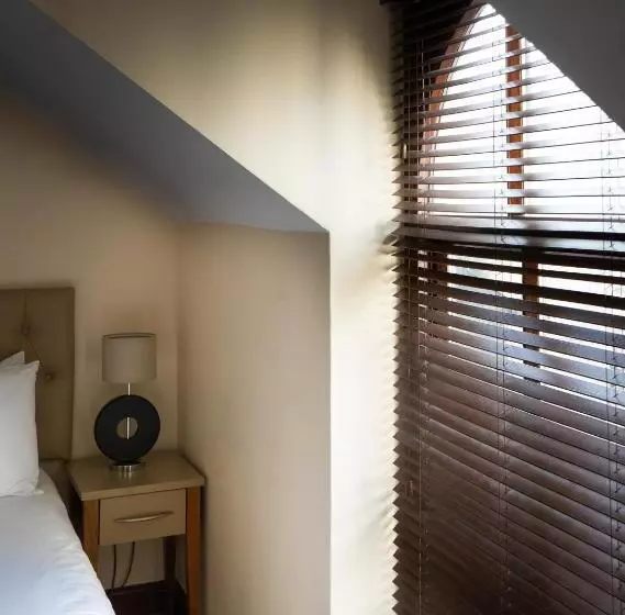 Hotelli Brogans Bar &