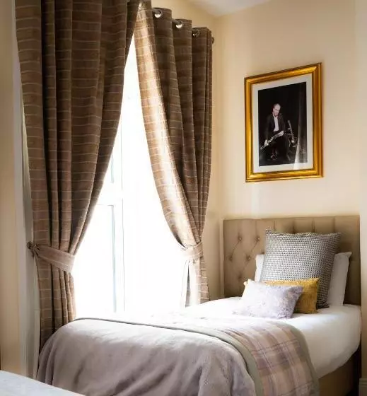 Hotelli Brogans Bar &