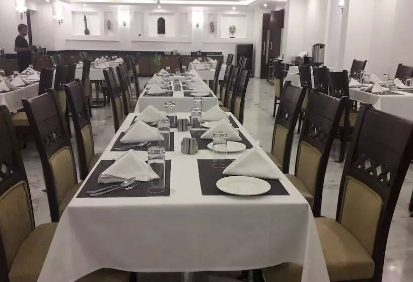 هتل Golden Tulip Khajuraho