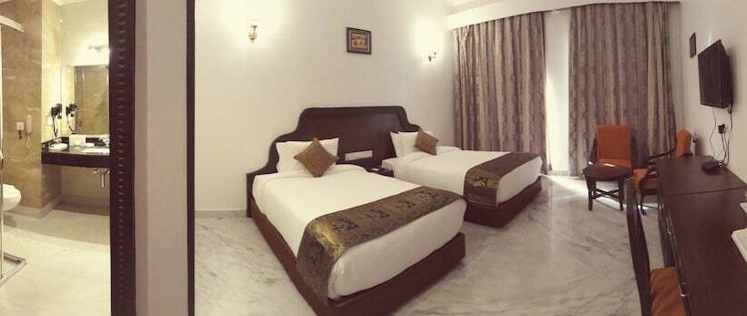 هتل Golden Tulip Khajuraho